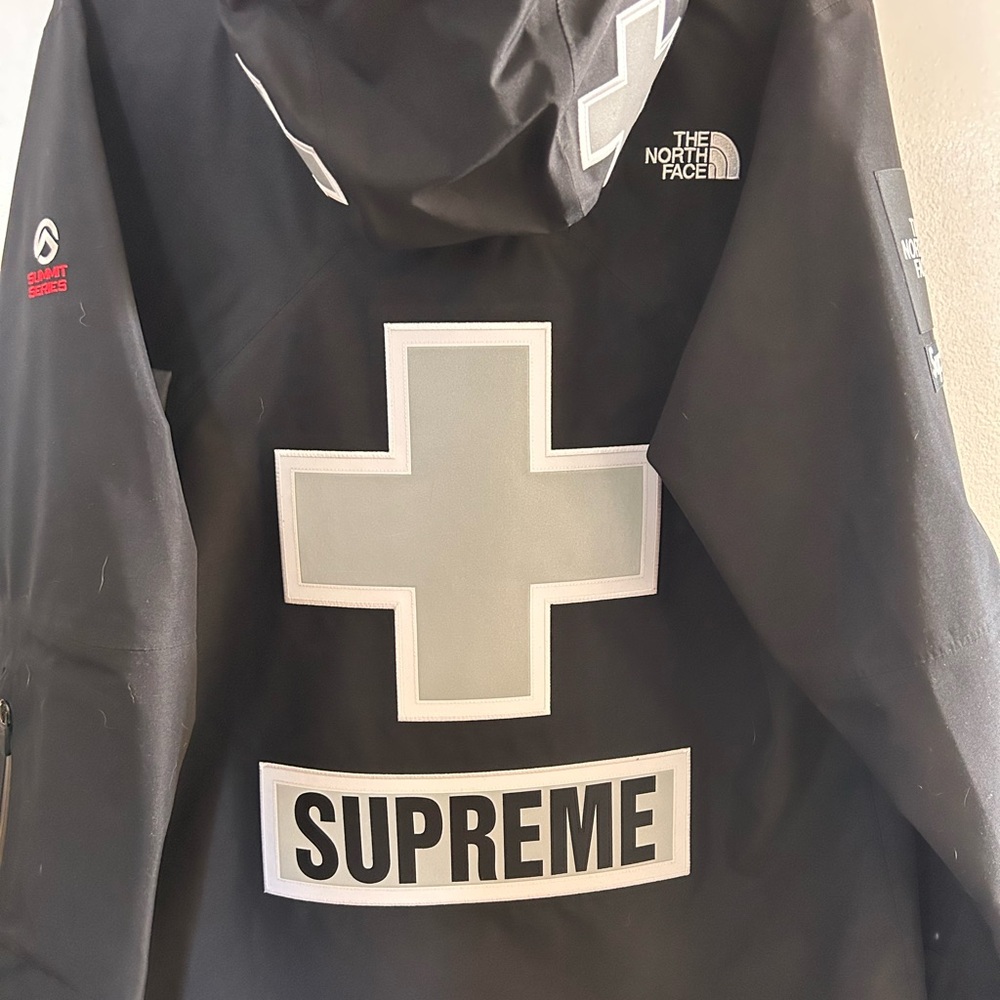 Supreme The North Face Summit Series Rescue Mountain Pro Jacket